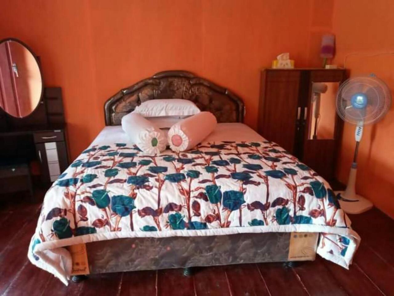 Nusa Nalan Beach Resort Rumah Olat Habitación foto